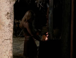 extant_XenaWarriorPrincess_4x03_AFamilyAffair_02677