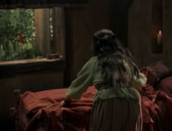 extant_XenaWarriorPrincess_4x03_AFamilyAffair_02748