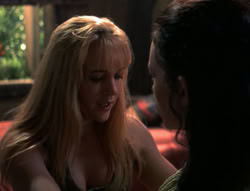extant_XenaWarriorPrincess_4x03_AFamilyAffair_02785