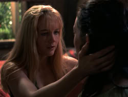 extant_XenaWarriorPrincess_4x03_AFamilyAffair_02830