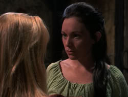 extant_XenaWarriorPrincess_4x03_AFamilyAffair_02871