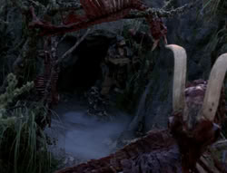 extant_XenaWarriorPrincess_4x03_AFamilyAffair_02929