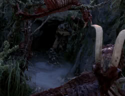 extant_XenaWarriorPrincess_4x03_AFamilyAffair_02930