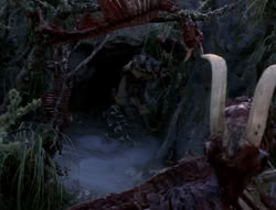 extant_XenaWarriorPrincess_4x03_AFamilyAffair_02931