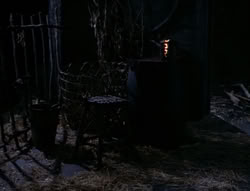 extant_XenaWarriorPrincess_4x03_AFamilyAffair_03200