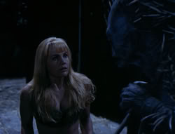 extant_XenaWarriorPrincess_4x03_AFamilyAffair_03319