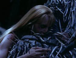 extant_XenaWarriorPrincess_4x03_AFamilyAffair_03476