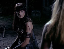 extant_XenaWarriorPrincess_4x03_AFamilyAffair_03559
