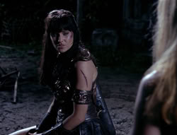 extant_XenaWarriorPrincess_4x03_AFamilyAffair_03574