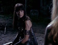 extant_XenaWarriorPrincess_4x03_AFamilyAffair_03589