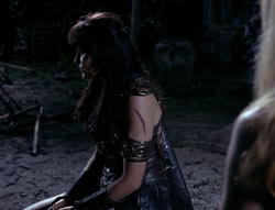 extant_XenaWarriorPrincess_4x03_AFamilyAffair_03632