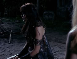 extant_XenaWarriorPrincess_4x03_AFamilyAffair_03633