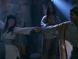 extant_XenaWarriorPrincess_4x06-ATaleOfTwoMuses_0180