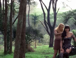 extant_XenaWarriorPrincess_4x07-LockedUpAndTiedDown_0013