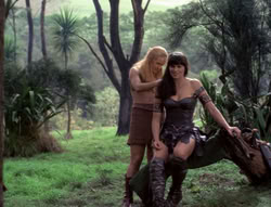 extant_XenaWarriorPrincess_4x07-LockedUpAndTiedDown_0015