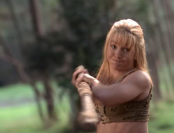 extant_XenaWarriorPrincess_4x07-LockedUpAndTiedDown_0111