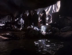 extant_XenaWarriorPrincess_4x07-LockedUpAndTiedDown_0435