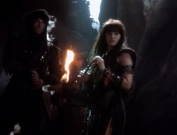 extant_XenaWarriorPrincess_4x07-LockedUpAndTiedDown_0445