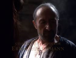 extant_XenaWarriorPrincess_4x07-LockedUpAndTiedDown_0539
