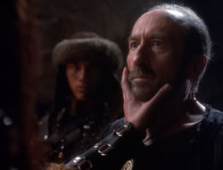 extant_XenaWarriorPrincess_4x07-LockedUpAndTiedDown_0551