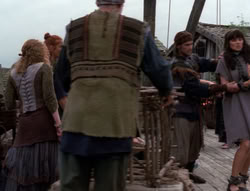 extant_XenaWarriorPrincess_4x07-LockedUpAndTiedDown_0717