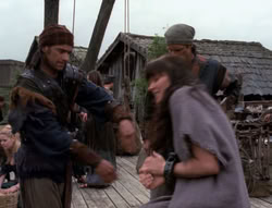 extant_XenaWarriorPrincess_4x07-LockedUpAndTiedDown_0721
