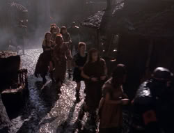 extant_XenaWarriorPrincess_4x07-LockedUpAndTiedDown_0995
