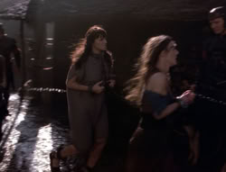 extant_XenaWarriorPrincess_4x07-LockedUpAndTiedDown_1000
