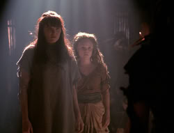 extant_XenaWarriorPrincess_4x07-LockedUpAndTiedDown_1217