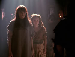extant_XenaWarriorPrincess_4x07-LockedUpAndTiedDown_1218
