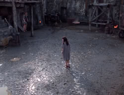 extant_XenaWarriorPrincess_4x07-LockedUpAndTiedDown_1457