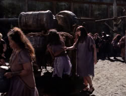 extant_XenaWarriorPrincess_4x07-LockedUpAndTiedDown_1636