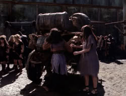 extant_XenaWarriorPrincess_4x07-LockedUpAndTiedDown_1637