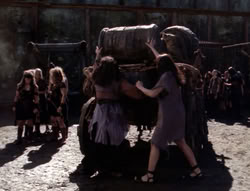 extant_XenaWarriorPrincess_4x07-LockedUpAndTiedDown_1638