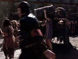 extant_XenaWarriorPrincess_4x07-LockedUpAndTiedDown_1644
