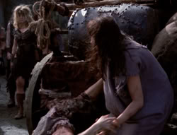 extant_XenaWarriorPrincess_4x07-LockedUpAndTiedDown_1653