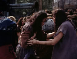extant_XenaWarriorPrincess_4x07-LockedUpAndTiedDown_1660