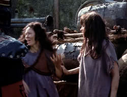 extant_XenaWarriorPrincess_4x07-LockedUpAndTiedDown_1674