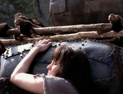 extant_XenaWarriorPrincess_4x07-LockedUpAndTiedDown_1772
