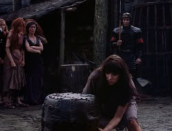 extant_XenaWarriorPrincess_4x07-LockedUpAndTiedDown_1817