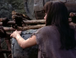 extant_XenaWarriorPrincess_4x07-LockedUpAndTiedDown_1835