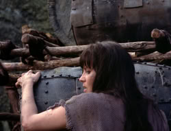 extant_XenaWarriorPrincess_4x07-LockedUpAndTiedDown_1837