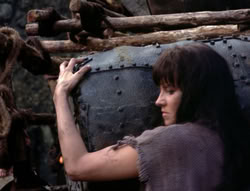 extant_XenaWarriorPrincess_4x07-LockedUpAndTiedDown_1839