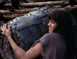 extant_XenaWarriorPrincess_4x07-LockedUpAndTiedDown_1842