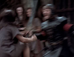 extant_XenaWarriorPrincess_4x07-LockedUpAndTiedDown_1912