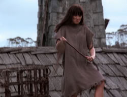 extant_XenaWarriorPrincess_4x07-LockedUpAndTiedDown_1921