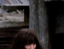 extant_XenaWarriorPrincess_4x07-LockedUpAndTiedDown_1936