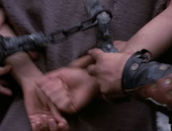 extant_XenaWarriorPrincess_4x07-LockedUpAndTiedDown_2033