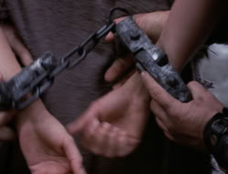 extant_XenaWarriorPrincess_4x07-LockedUpAndTiedDown_2034