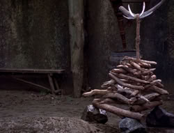 extant_XenaWarriorPrincess_4x07-LockedUpAndTiedDown_2041